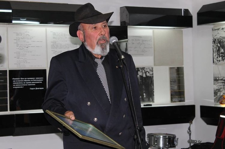 Последният  носител на литературната награда "П.Пенев" - Петко Каневски, снимка -архив