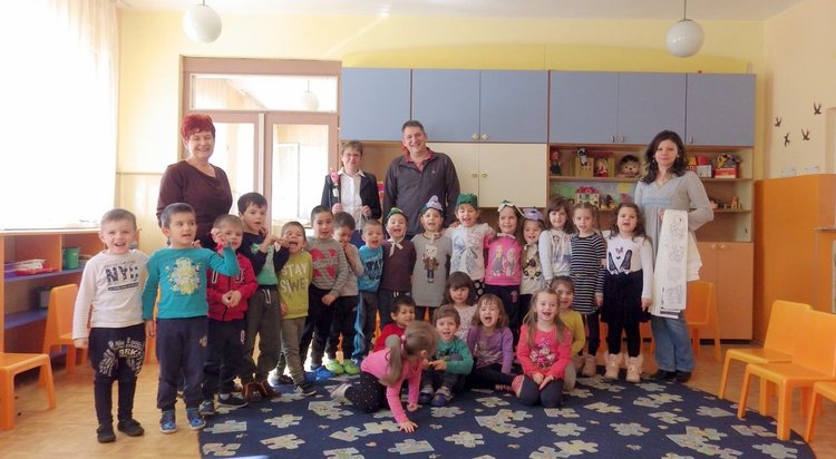 Фирма дари три хладилника на детската градина в Чепеларе