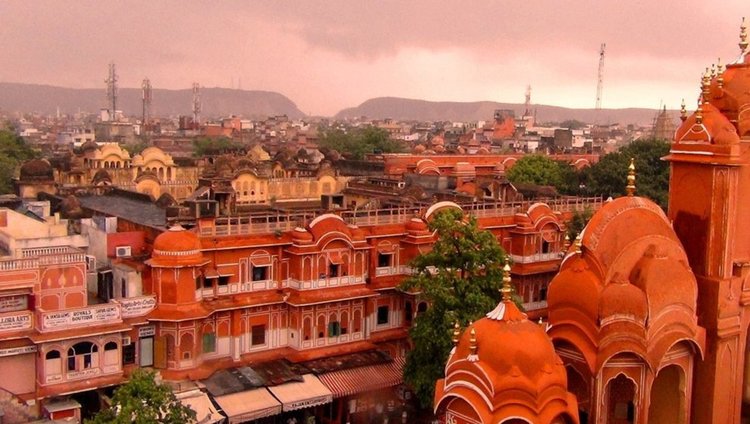 Розовият град (видео)