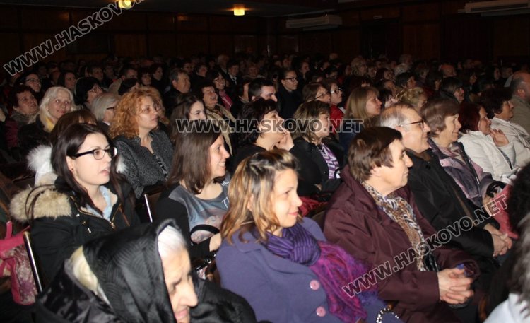 Стоянка Мутафова: На честните хора помага и Господ!