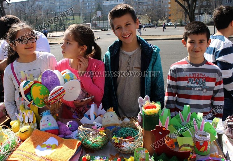 Великден пристигна по-рано в СУ "Любен Каравелов" с базар