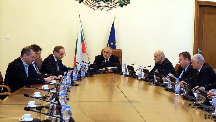 Подкрепяме Великобритания, но не гоним руски дипломати