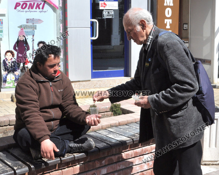 Великденски бонуси за половината от пенсионерите в Хасковска област