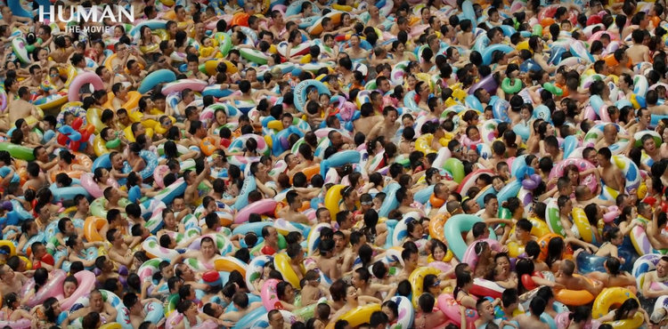 Необикновените картини по пътя към прозрението с музиката на "Човек" (филм)