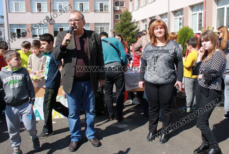 Великден пристигна по-рано в СУ "Любен Каравелов" с базар