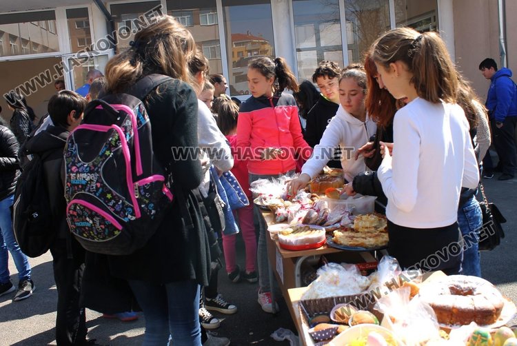 Великден пристигна по-рано в СУ "Любен Каравелов" с базар