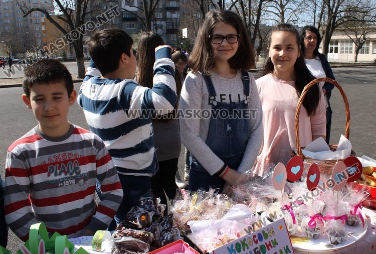 Великден пристигна по-рано в СУ "Любен Каравелов" с базар