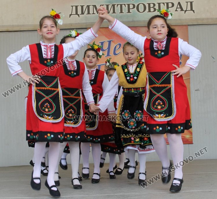 "От Лазаровден до Цветница" празнуваха в Димитровград