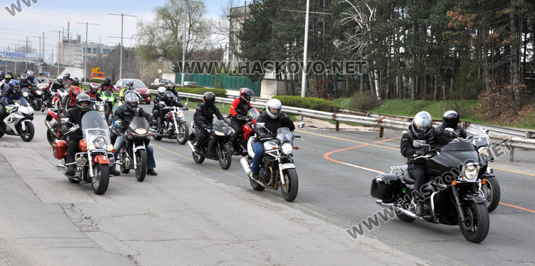Хасковските рокери отпрашиха за Бачково, пловдивски моторист загина часове преди събора