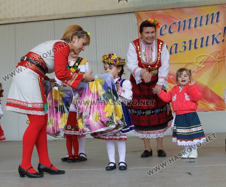 "От Лазаровден до Цветница" празнуваха в Димитровград