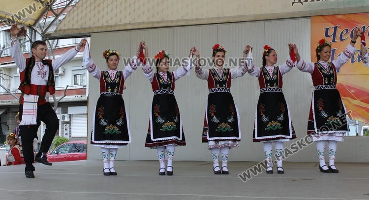 "От Лазаровден до Цветница" празнуваха в Димитровград