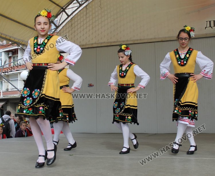 "От Лазаровден до Цветница" празнуваха в Димитровград