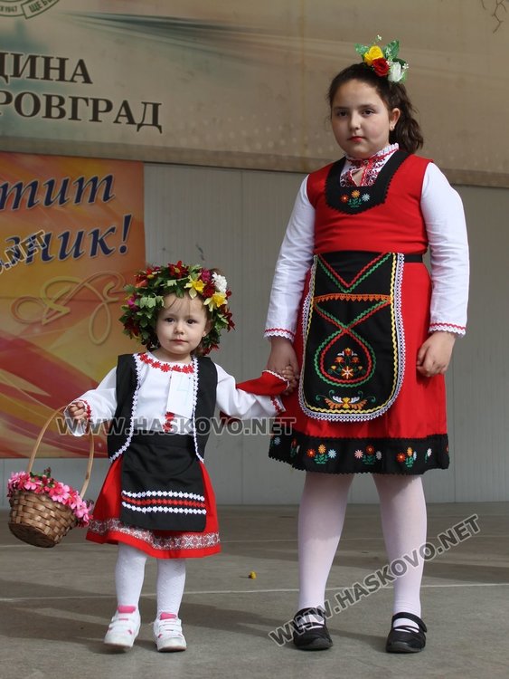 "От Лазаровден до Цветница" празнуваха в Димитровград