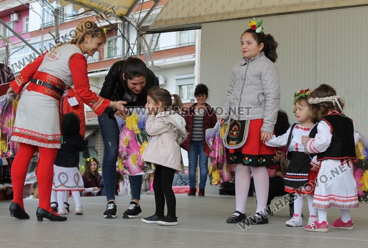 "От Лазаровден до Цветница" празнуваха в Димитровград