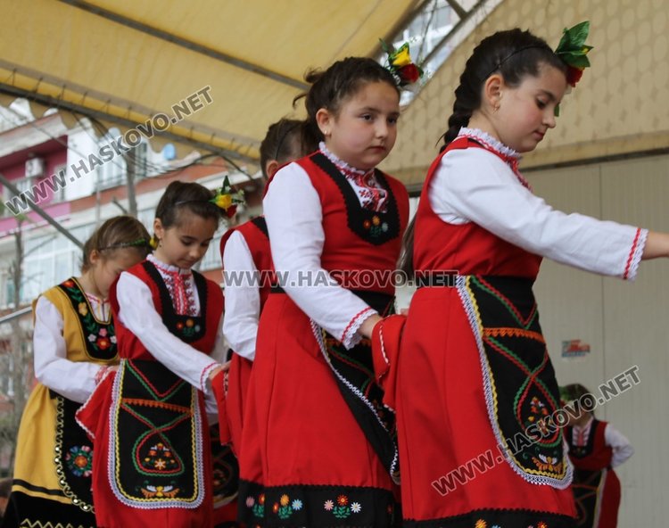 "От Лазаровден до Цветница" празнуваха в Димитровград