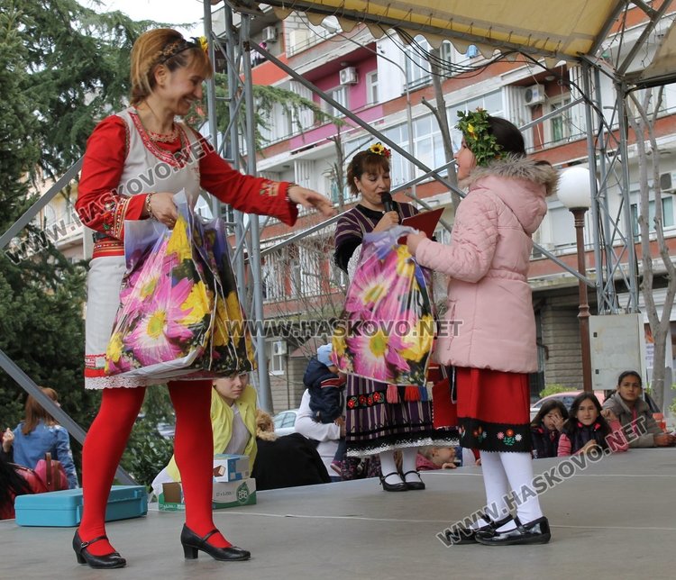 "От Лазаровден до Цветница" празнуваха в Димитровград