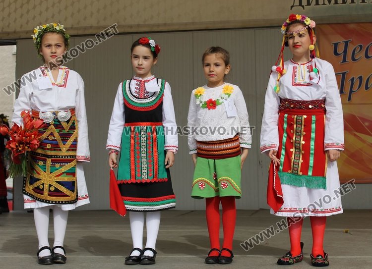 "От Лазаровден до Цветница" празнуваха в Димитровград