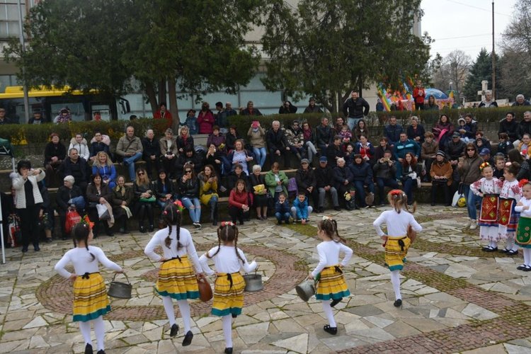 За осми път фолкфест „Тракийска шевица“ в Харманли