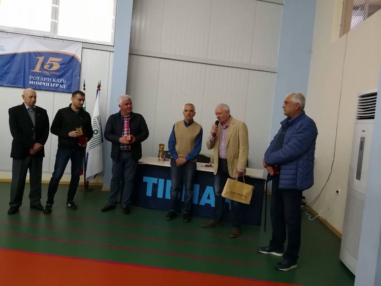 Община Момчилград с плакет за развитието на тениса на маса