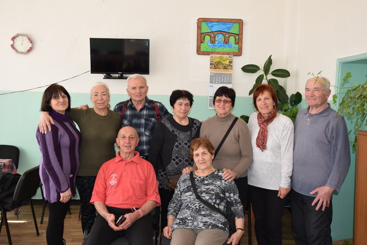 Членове-ветерани на туристическо дружество „Хеброс“ посетиха Ардино
