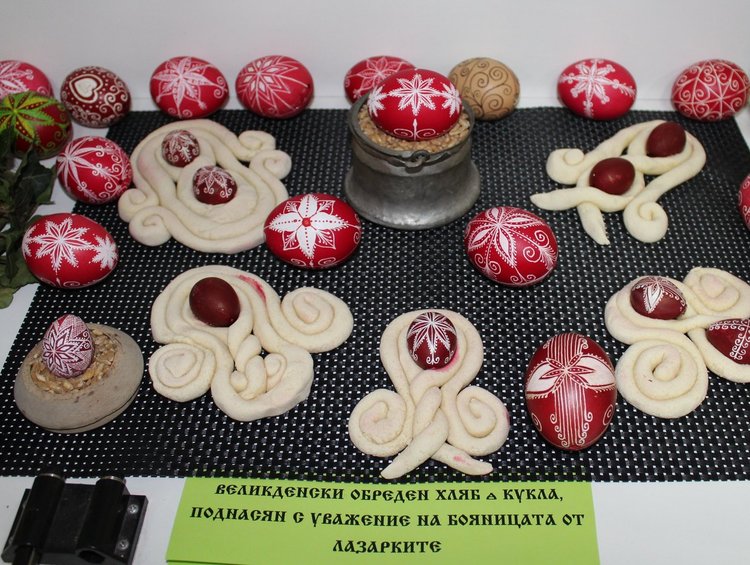 Яйца, изписани с български шевици, представя изложба в музея на Свиленград