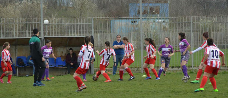 Дебют за футболистките на Хасково и бронзови медали в пролетен турнир