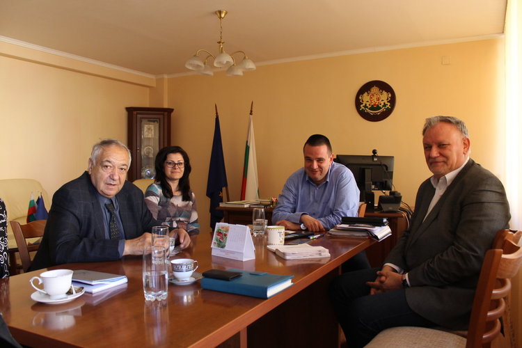 Никола Чанев обсъди съдбата на язовирите в областта на работна среща 