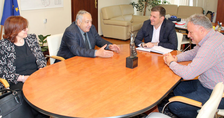 Обследват за опасни язовири в Хасковско 