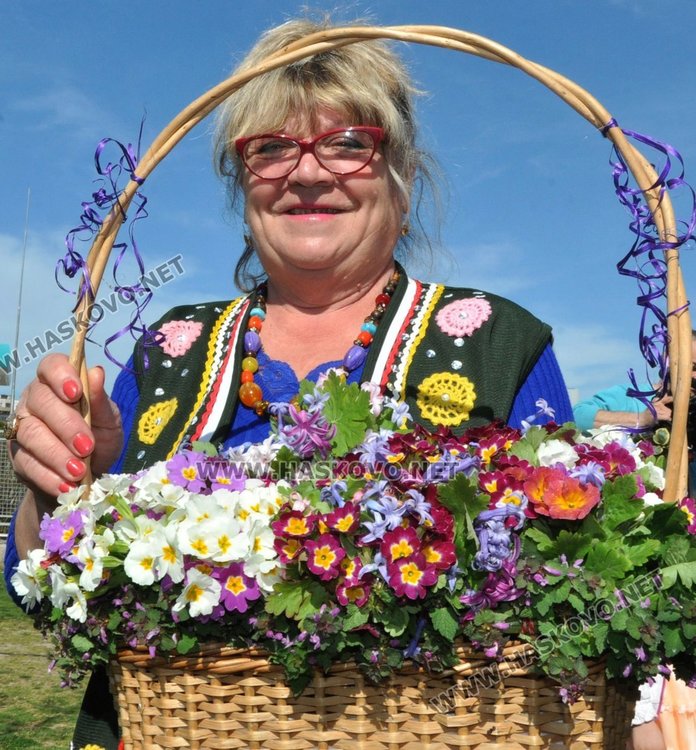 Засадиха чинари на детска площадка в Димитровград
