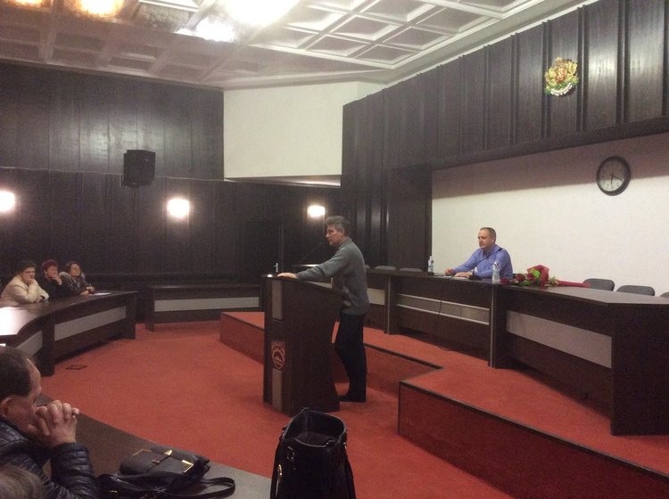 Проф. Иво Христов: Живеем в свят на кривите огледала