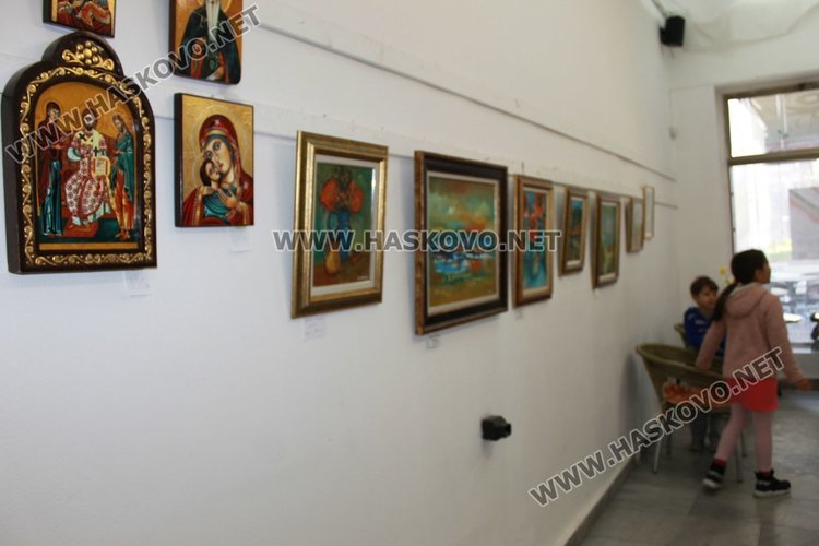 11-годишни творци от Димитровград участват във Великденската изложба