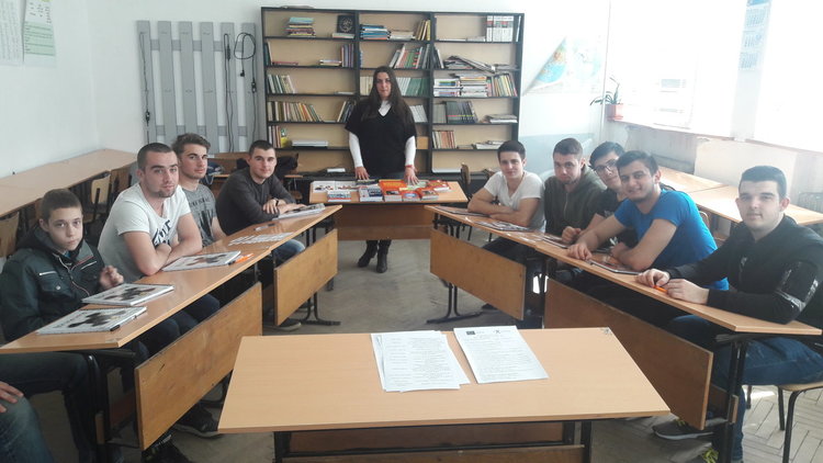 Групата по български език по проект „Твоят час“ в ПГЕЕ приключи дейността си 