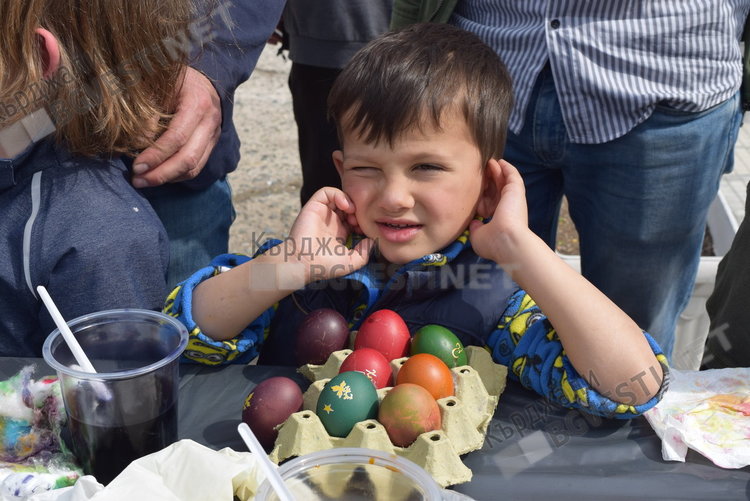 Младежите на ГЕРБ-Кърджали канят малчуганите на Голяма великденска мацаница