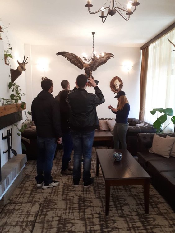 Ученици оценяваха ловни трофеи в държавното стопанство "Извора" в Девин