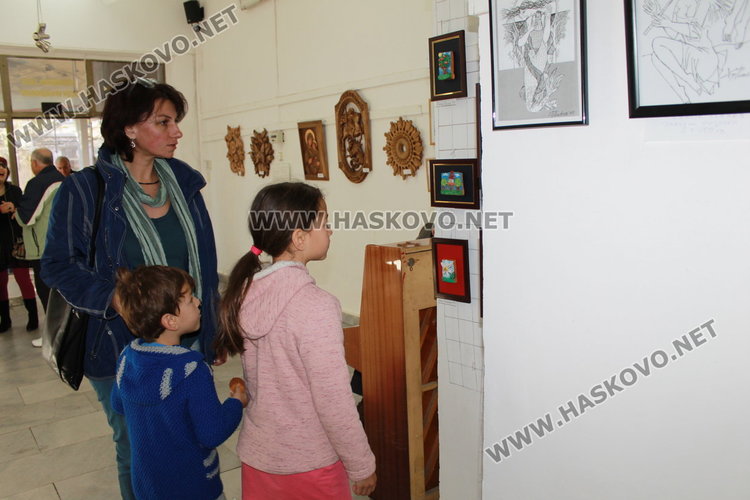 11-годишни творци от Димитровград участват във Великденската изложба