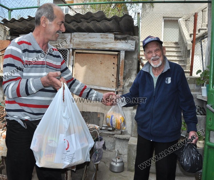 200 хасковлии с помощи от омбудсмана и дарители за Великден