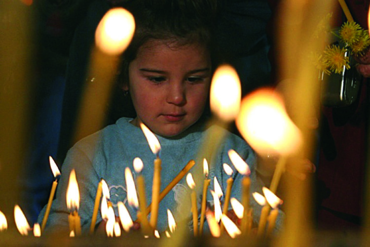 Полицейска охрана на църквите на Великден в Пернишко