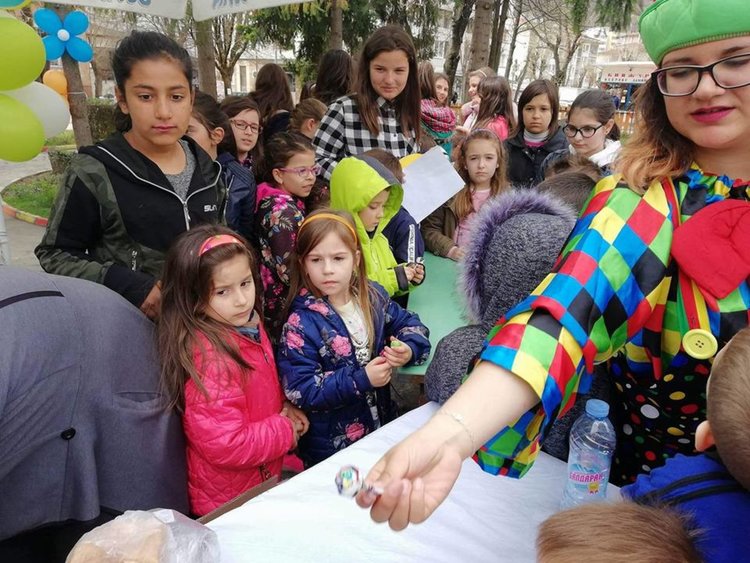 Празник за децата в Девин с игри, клоуни и награди