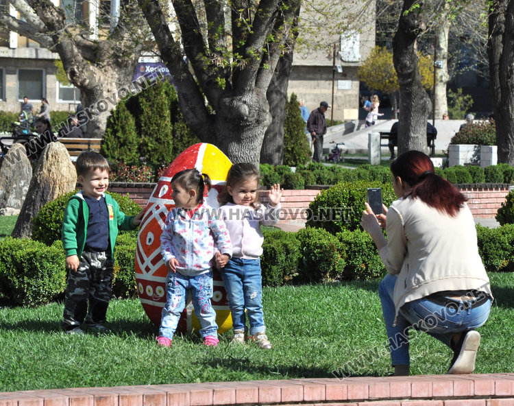 Хасковлии излязоха по парковете на 22 градуса, затоплянето продължава и утре