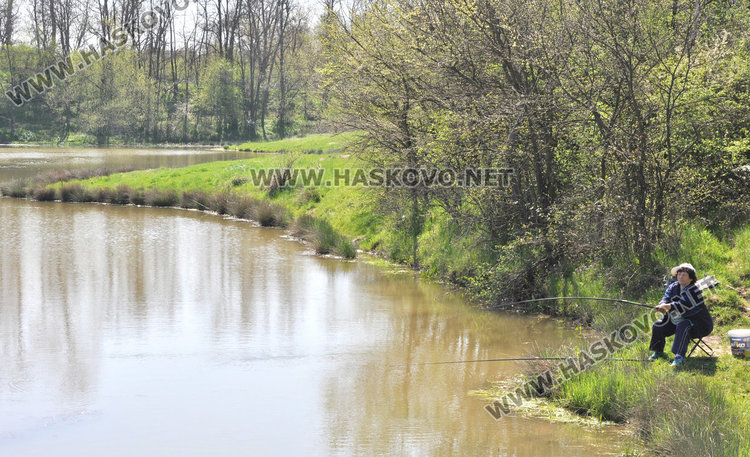 Хасковлии замятат плувка дни преди забраната за риболов