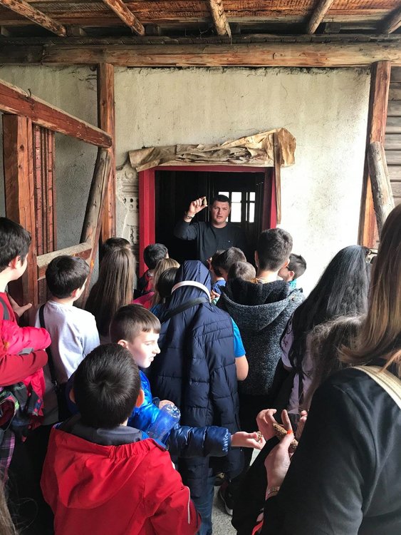 Деца от столично училище гостуваха в Чепеларе и с интерес научиха какво представляват шишарките и за какво се използват