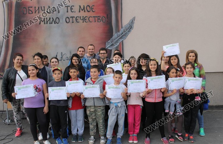 Залесиха двора на СУ "Любен Каравелов" с 60 дръвчета