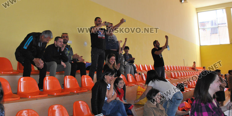 Децата от пет градини в спортна надпревара за купи и медали