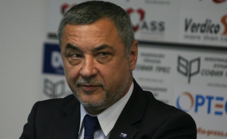Валери Симеонов: Между 100 и 150 хиляди души взимат неправомерно инвалидни пенсии