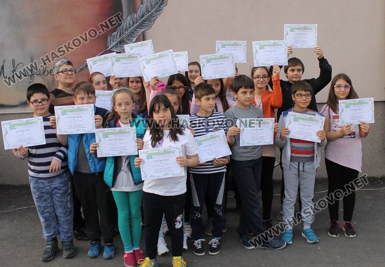 Залесиха двора на СУ "Любен Каравелов" с 60 дръвчета