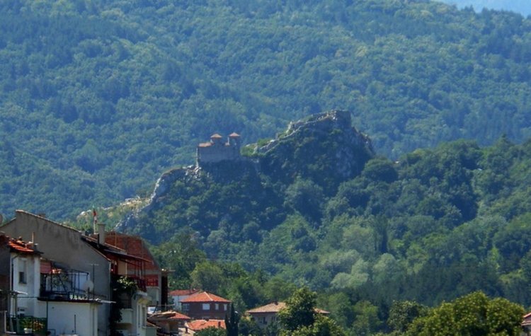 „От любов към живота“: Поход до Асеновата крепост на 21 април