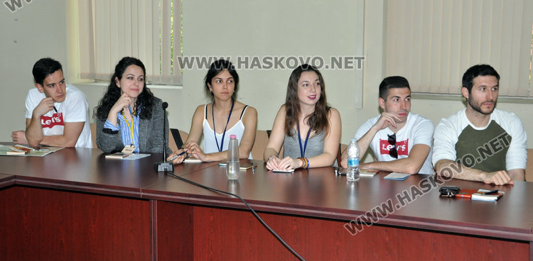 Дечев прие международна младежка делегация по иновативна програма