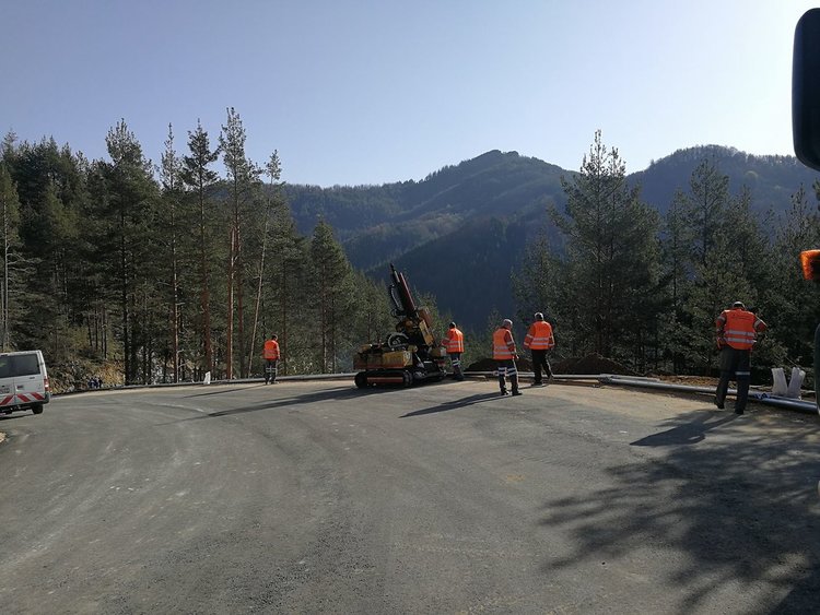 Комисия решава днес кога отварят обходния път за Мадан през Влахово