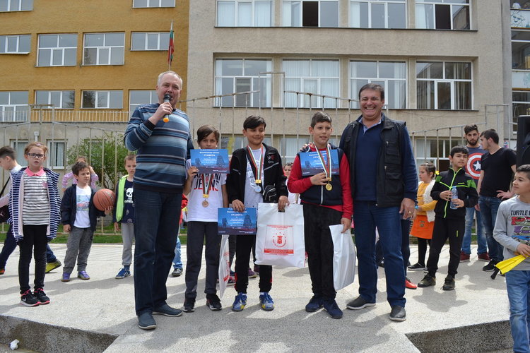 С хартиени ракети към космическите мечти на славейковци