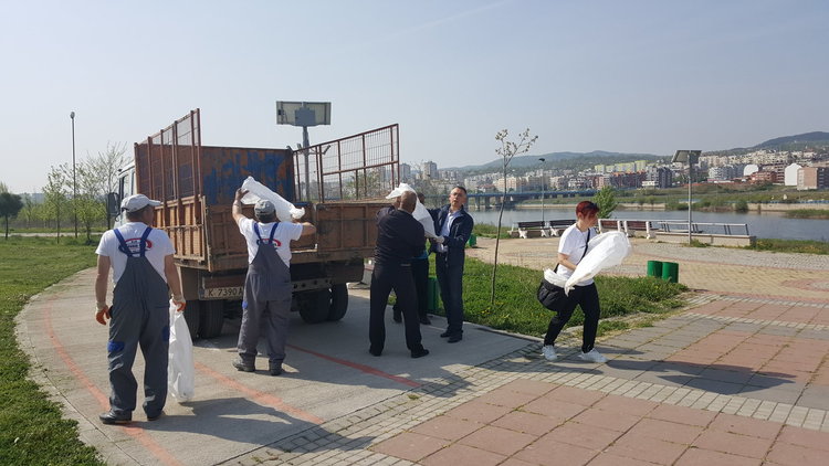 Кърджалийци се включиха в традиционното пролетно почистване